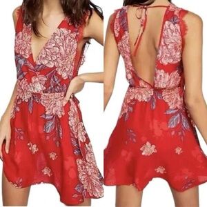 Free people Floral Red V-Neck mini Dress with lace trim, size M